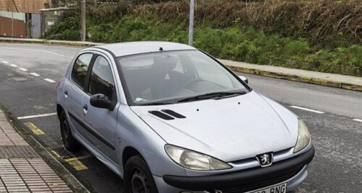 Un conducteur déchaîné au volant d'une Peugeot 206 fatiguée : ivre, drogué et sans permis, il est arrêté par les gendarmes