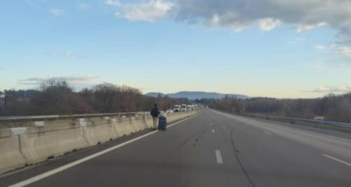 France : oublié sur une aire d'autoroute, ce touriste tente de rejoindre sa destination... à pied