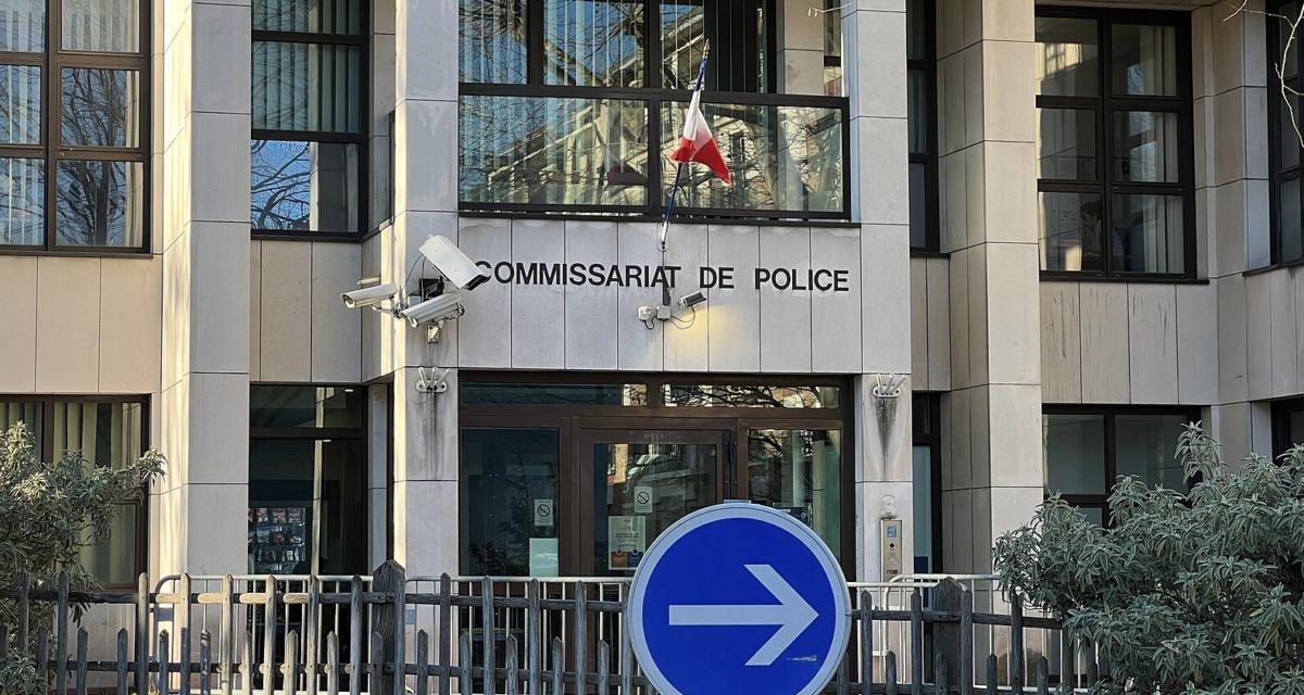 Il se rend à la gendarmerie pour porter plainte, les gendarmes finissent par l'interpeller pour conduite en état d'ivresse