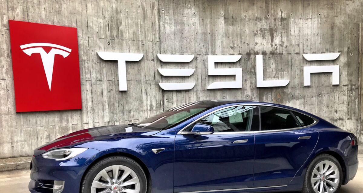 Usine Tesla à Berlin : des arrêts maladie contestés et des salaires suspendus, un traitement inhumain