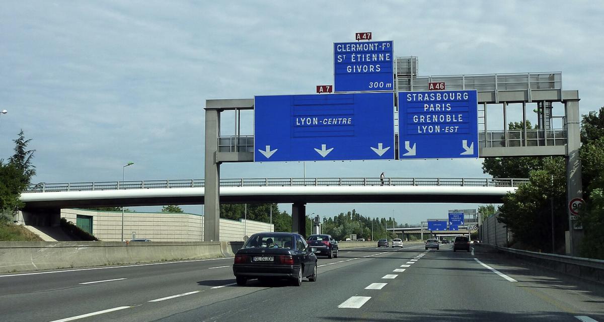 En plein milieu de l'autoroute A7, un automobiliste en plein « bad trip » interpellé