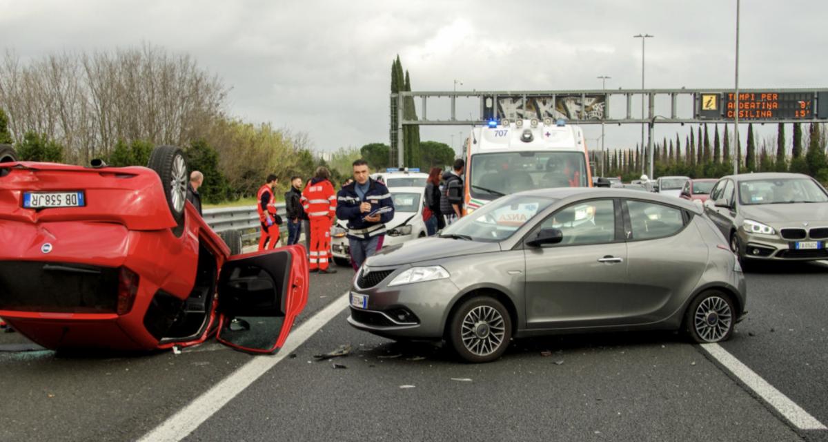 Alcoolisé, il percute une voiture garée : un accident évitable