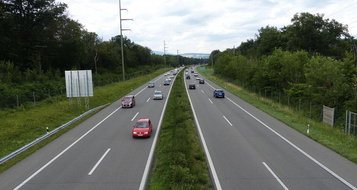 Flashé à 214km/h sur l'Autoroute, ce conducteur Allemand est dénoncé au Ministère public