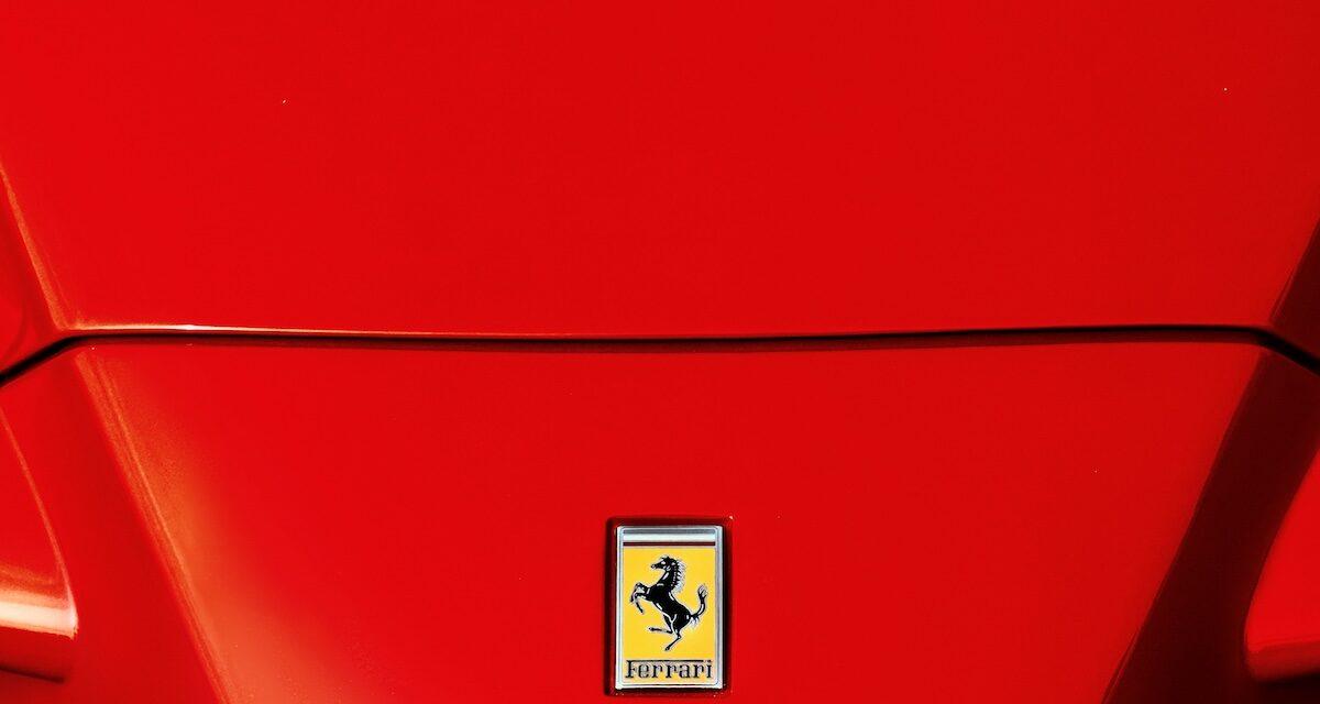 2,5 millions frottés au trottoir : une Ferrari Daytona SP3 abîmée dès la livraison
