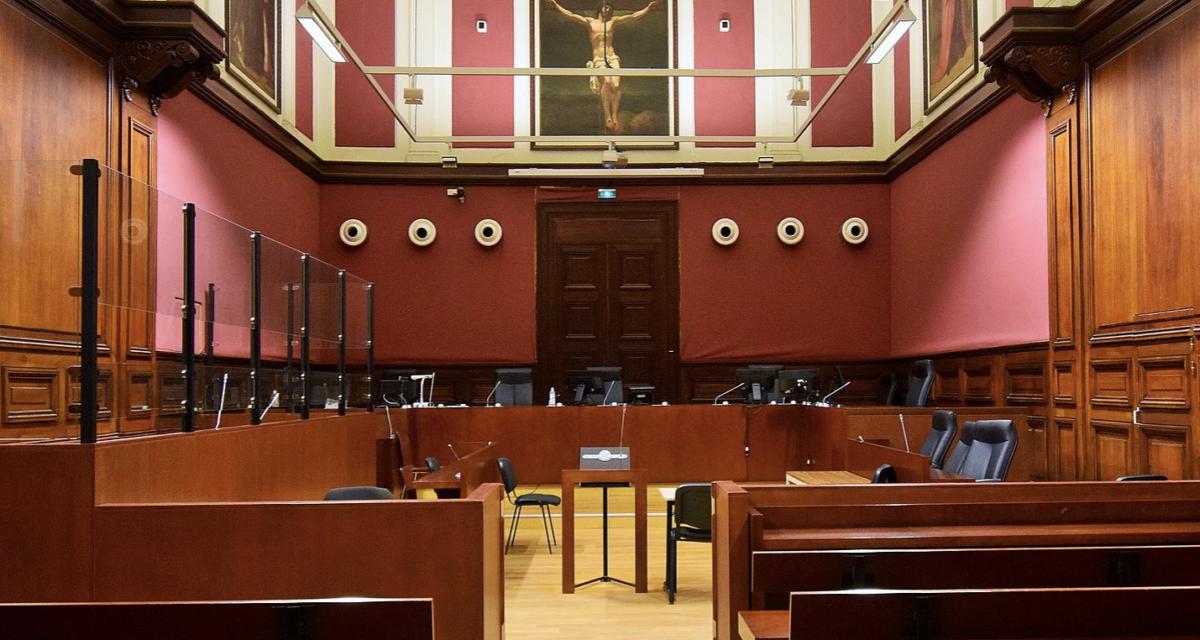 Il conteste son amende lors d'un accident en accusant son ami décédé... Sa version change une nouvelle fois devant le tribunal