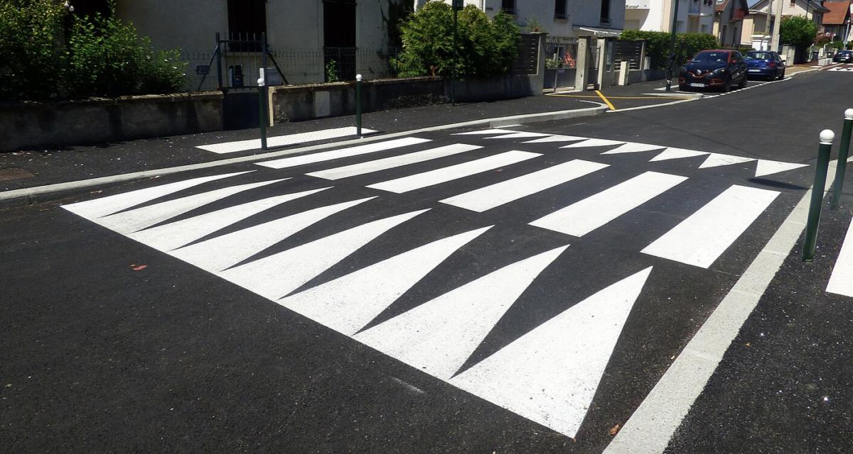 Pour réduire les excès de vitesse dans une de ses rues, cette ville a trouvé la solution ?