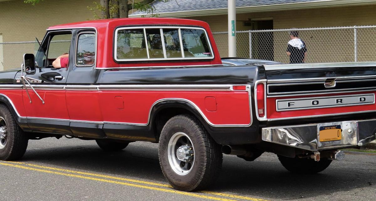 Il laisse enfermer son Ford Ranger dans un conteneur pendant plus de 20 ans, le résultat est bluffant