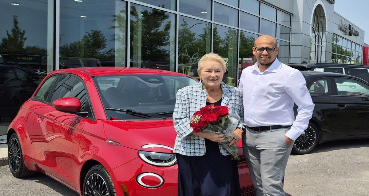 Habituée des Ferrari, la nouvelle voiture d'une ex-première ministre fait jaser !