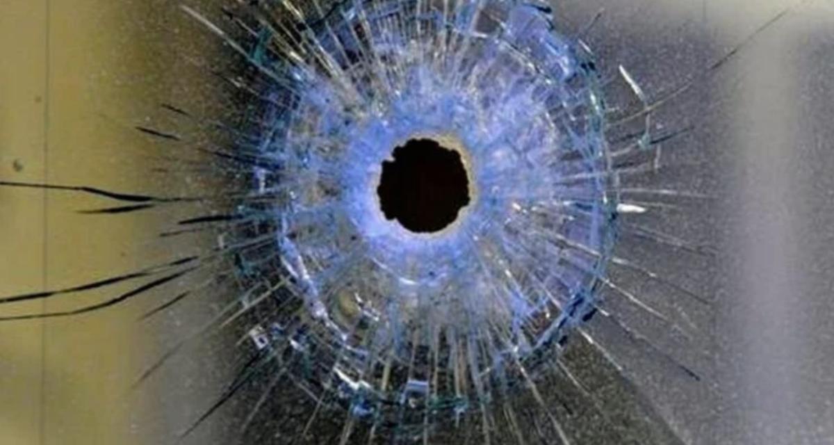 Un automobiliste tire sur une voiture après s'être fait doubler