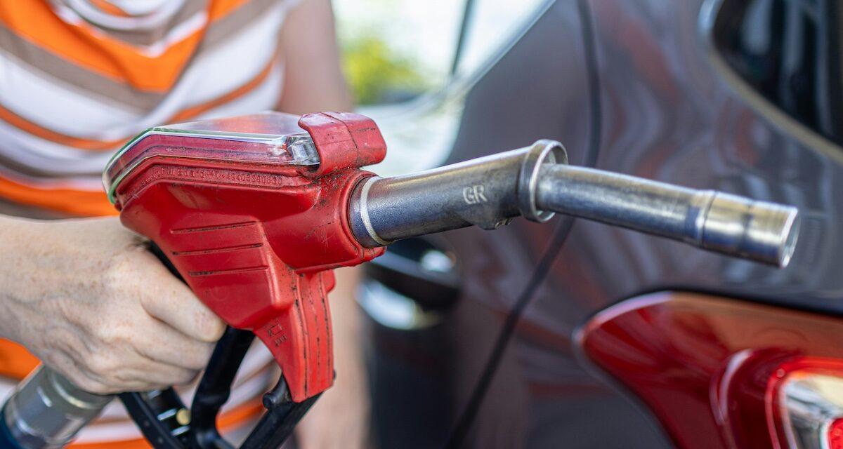 Carburants : les tensions internationales inquiètent, vers un litre à 2 ¬ à la pompe ?