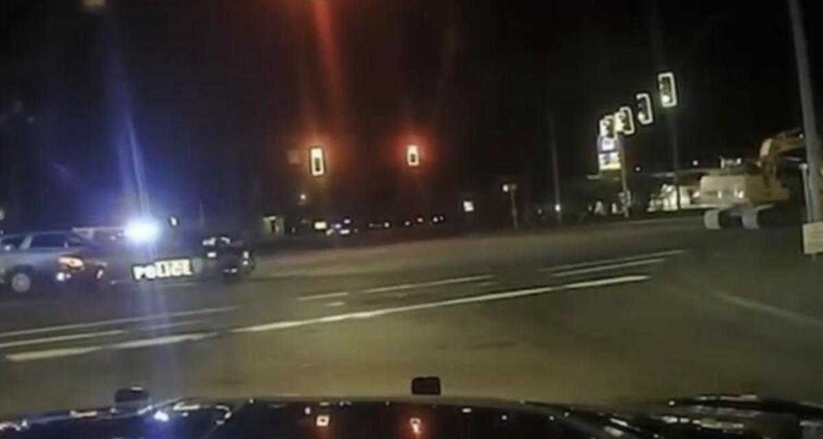 Course-poursuite avec une pelleteuse... à 3 km/h, les policiers doivent s'adapter