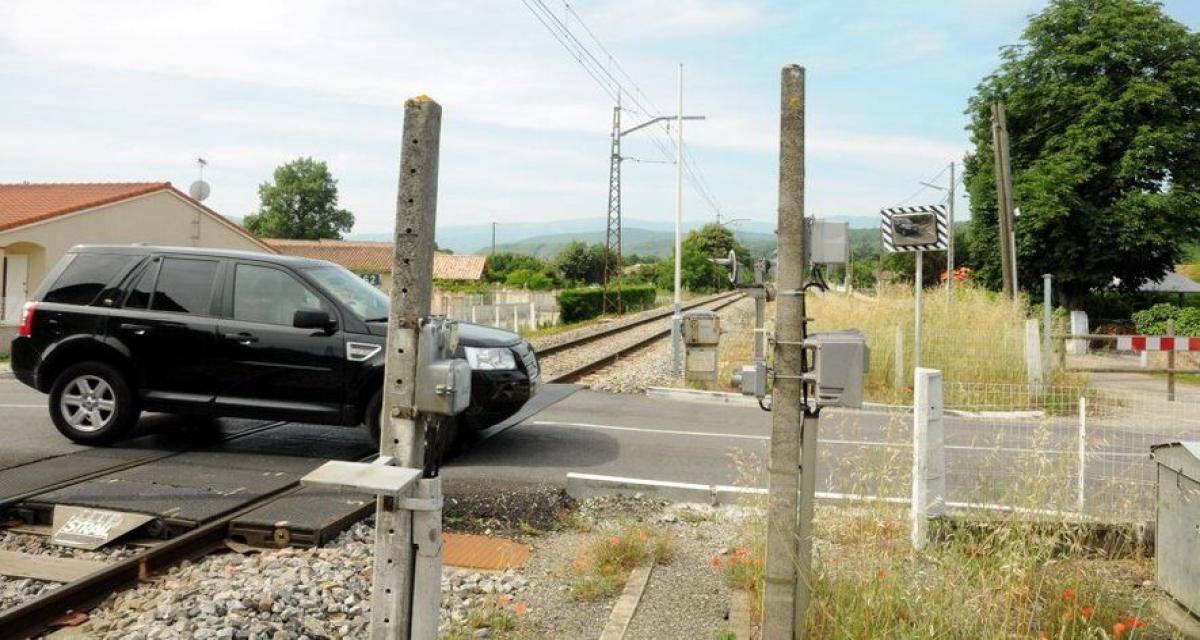 Coincé sur les rails face à un TER, ce retraité est sauvé in extremis par deux passants