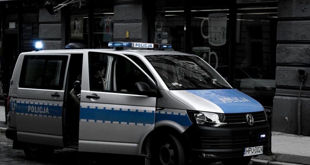 Il percute une voiture de police... drogué, sans permis ni assurance