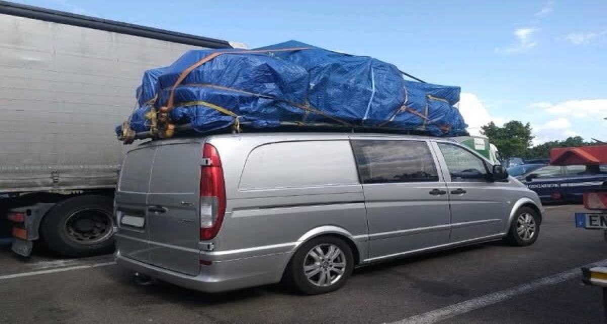 Ils roulent avec 1 tonne en trop... et trouvent une solution improbable !