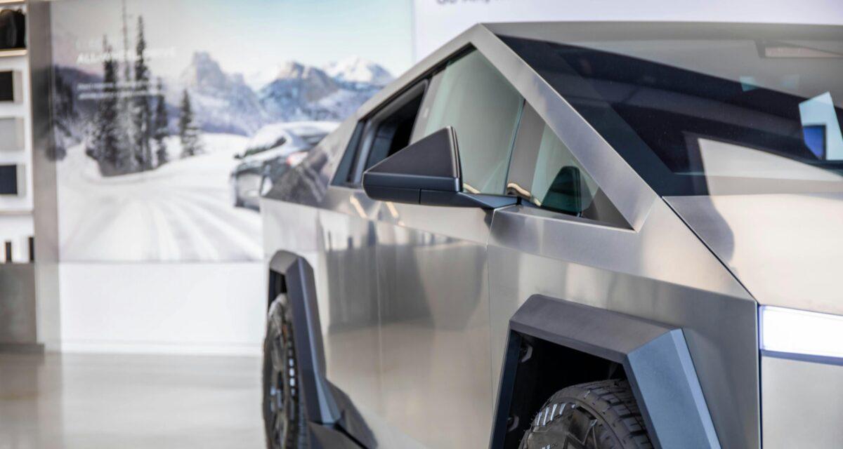Il suit les consignes de Tesla... son Cybertruck refuse de démarrer deux semaines plus tard