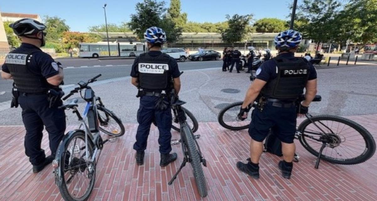 Contrôle qui dérape à Marseille : un policier traîné au sol par un jeune motard en fuite