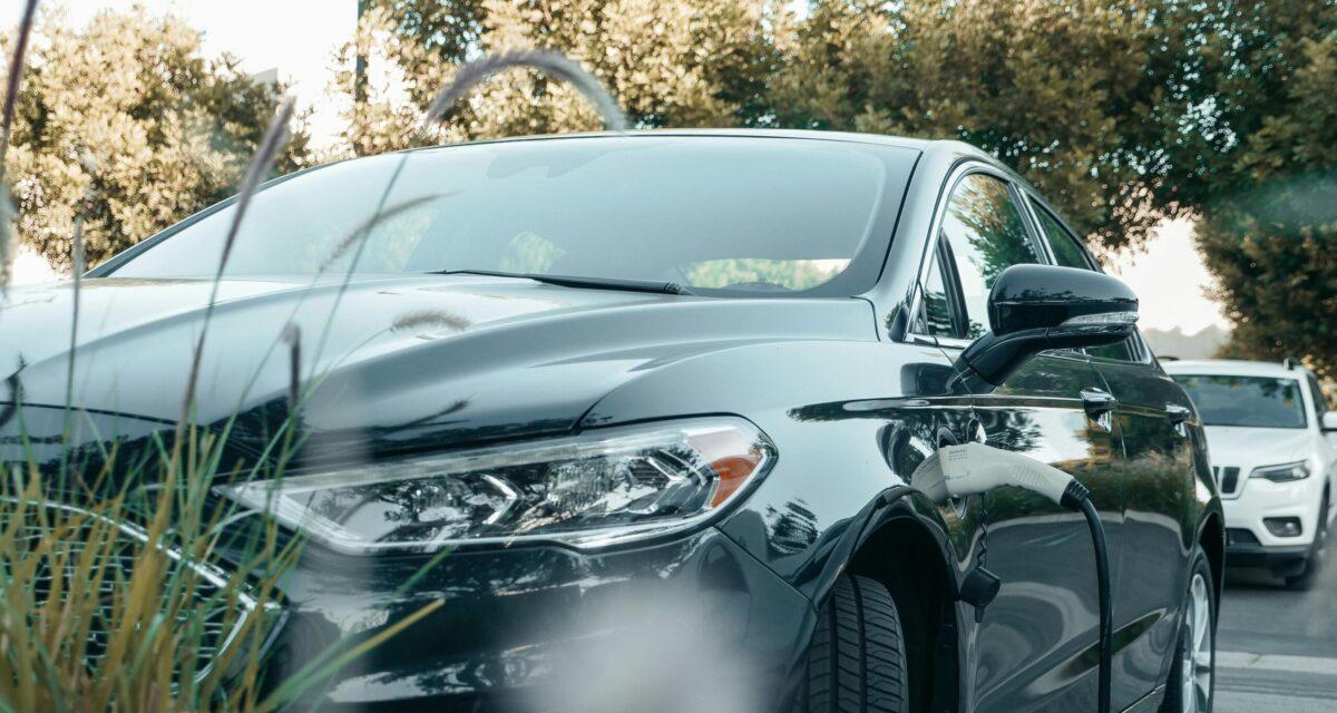 Marre du drame technologique : elle lâche sa Tesla pour une Audi e-tron