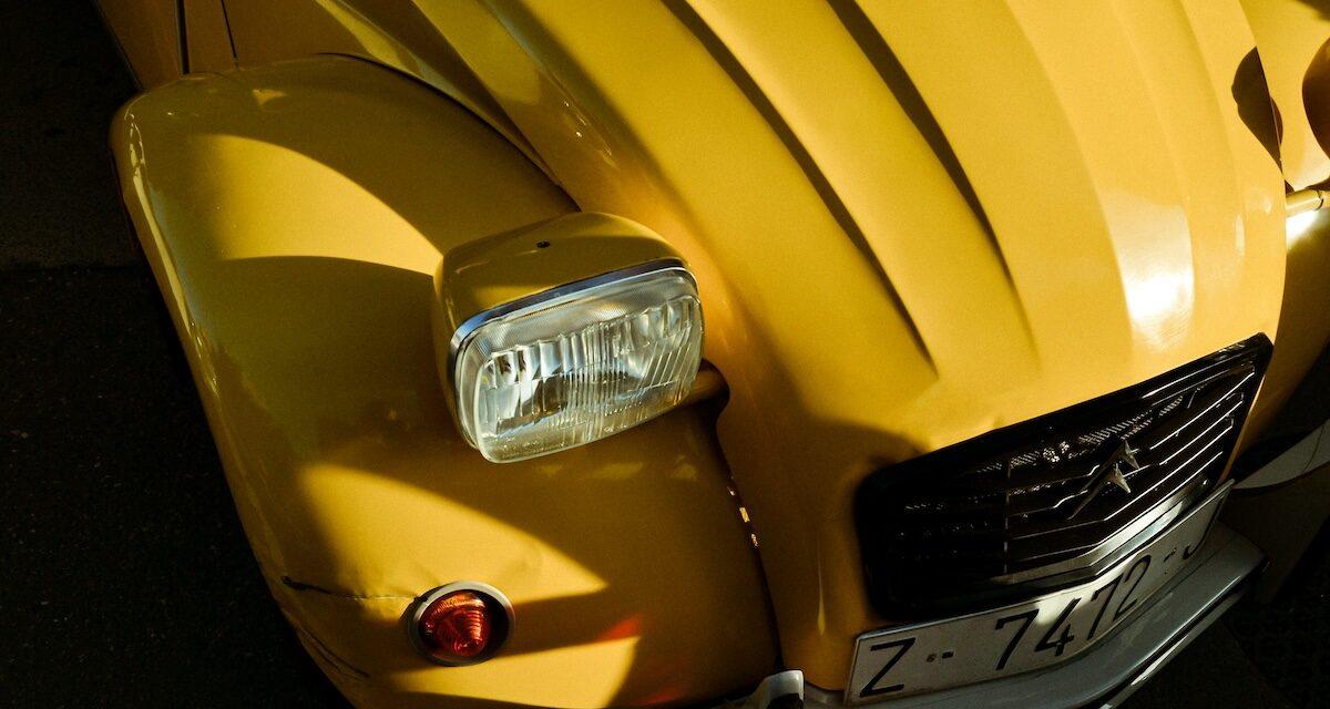 Il transforme sa 2 CV en bolide avec un moteur BMW : le résultat est bluffant