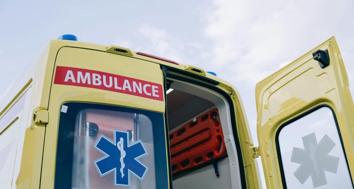 Sa voiture finit sur le toit : son bébé sort indemne du drame