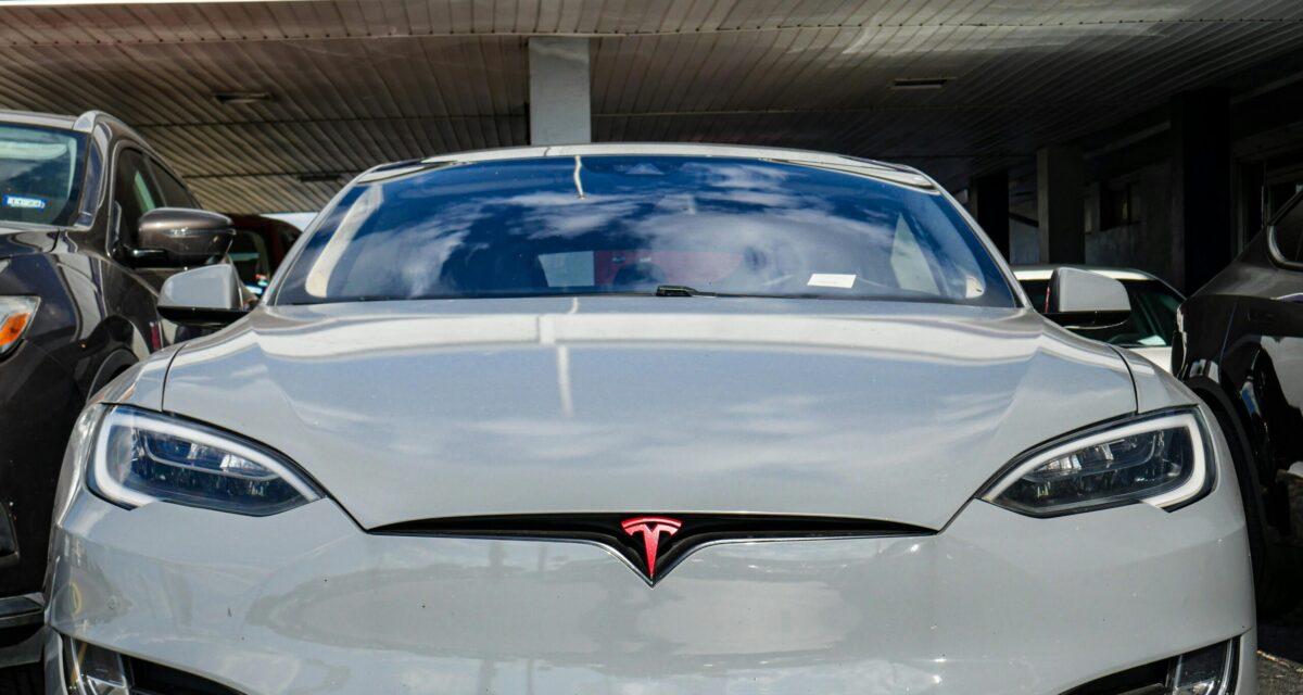 Il rend sa Tesla Model 3... et reçoit une facture astronomique à laquelle il ne s'attendait pas !