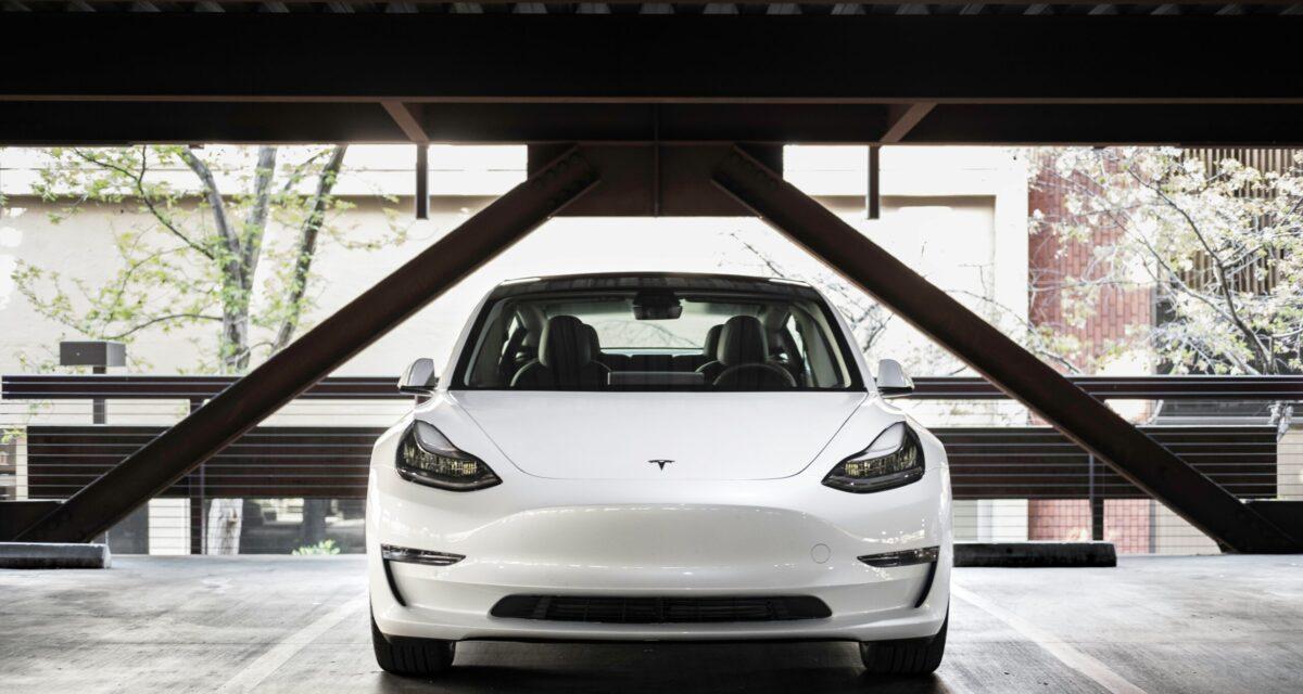 Facture folle après son contrat Tesla : 16 000 $ pour une histoire hallucinante