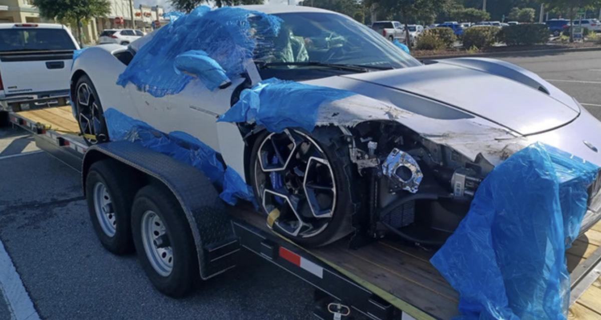 Une Maserati à plus de 300 000 ¬ totalement détruite sur le dos d'une remorque