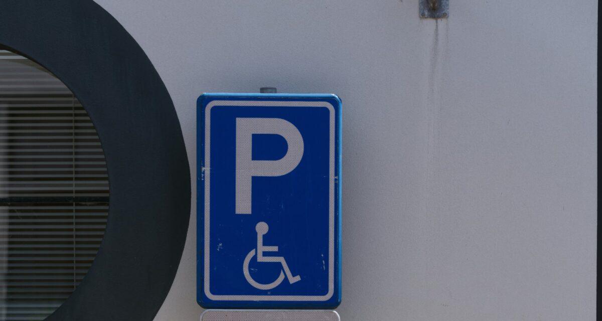 Paris : un automobiliste handicapé obtient gain de cause après trois ans de bataille pour une amende injuste