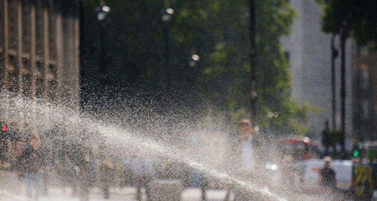 Quand se garer au mauvais endroit finit par une douche froide... littéralement !