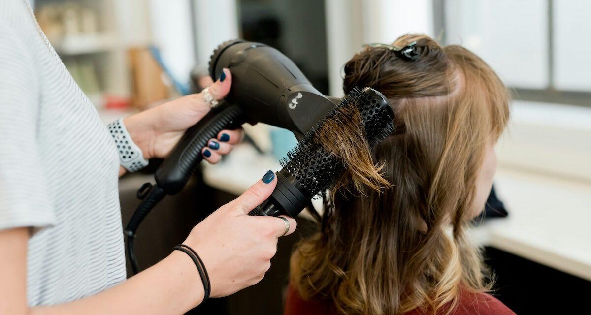 « J'ai renoncé au coiffeur pour payer la vidange » : quand la voiture dicte ses sacrifices