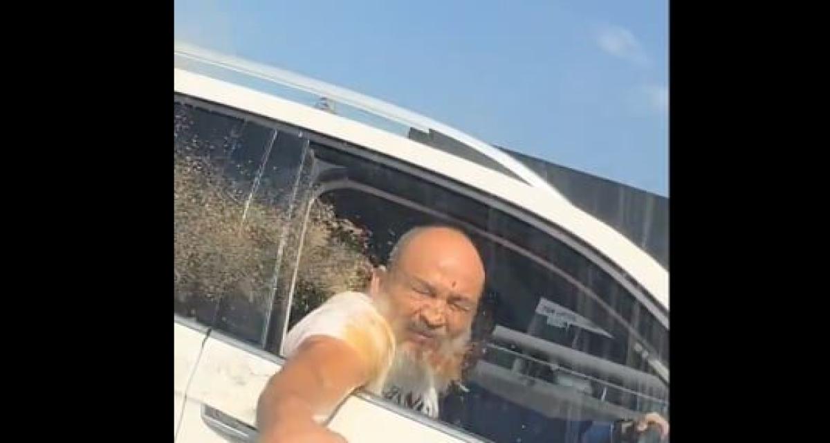 Quand le karma s'invite au volant : il veut asperger un conducteur... son café lui revient en pleine figure (vidéo)
