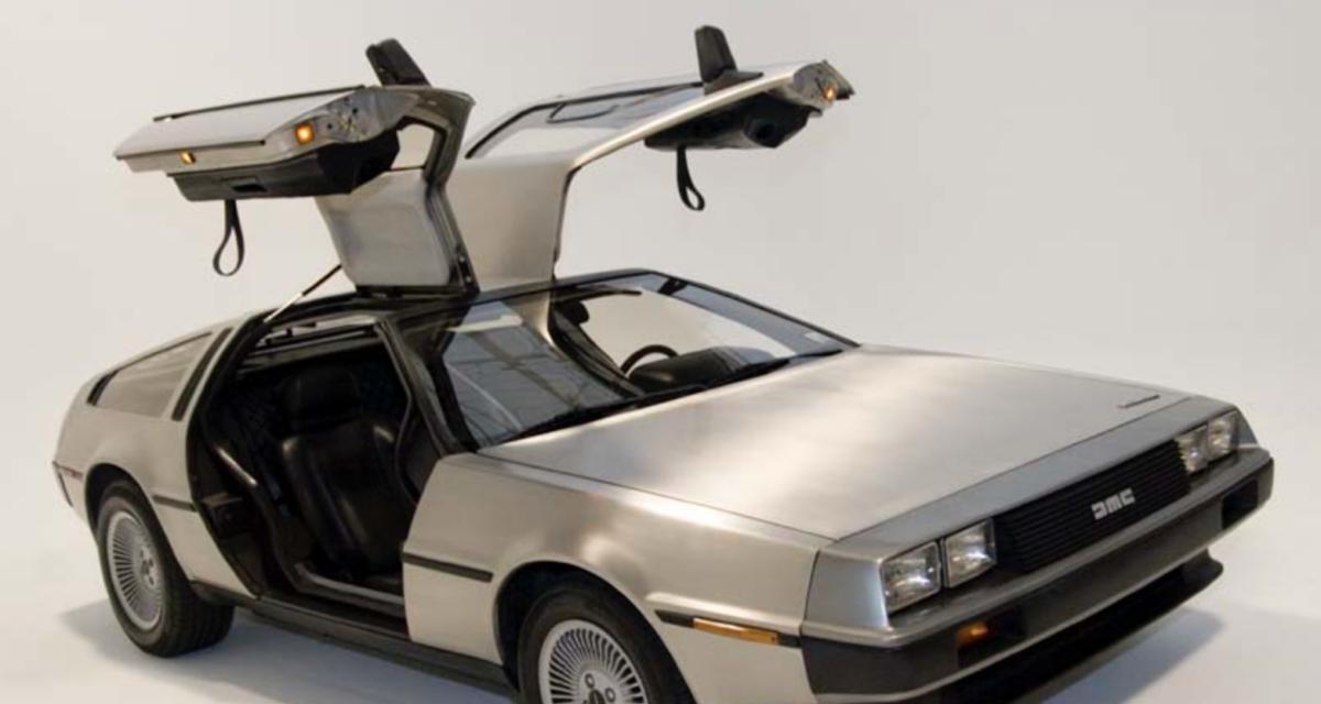 Elle achète un conteneur 3 200 ¬ et tombe sur... une DeLorean de collection