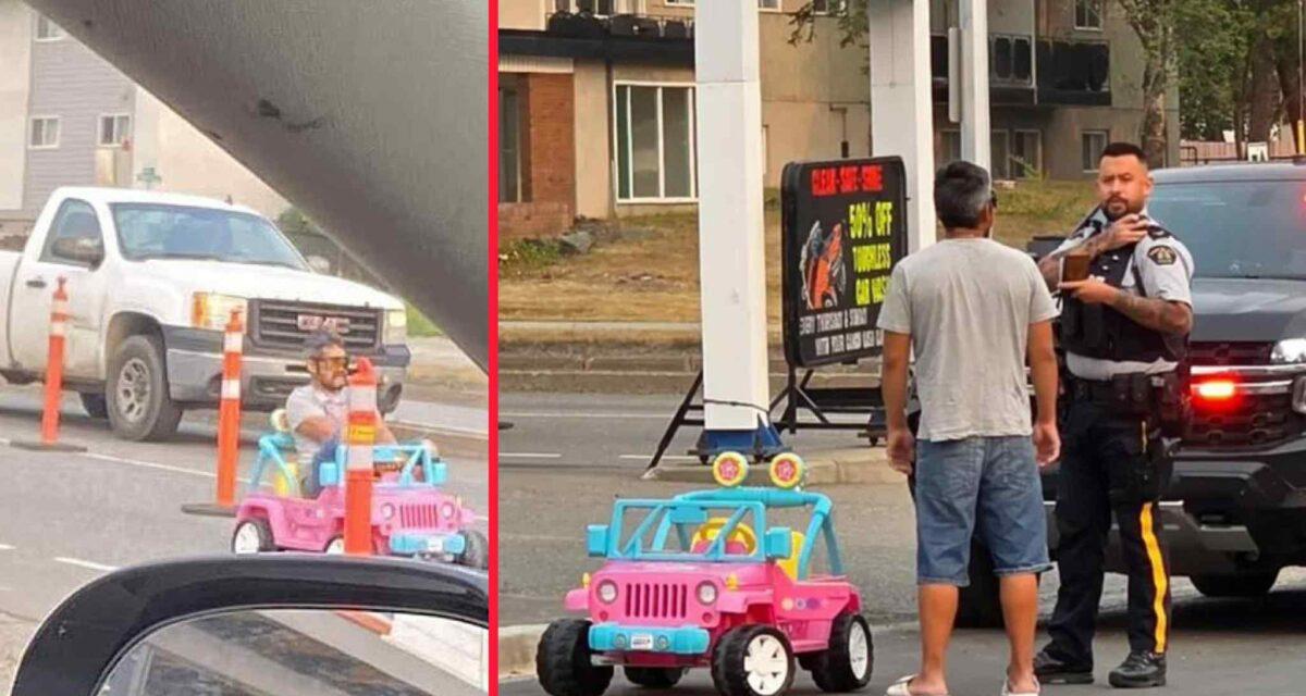 Ivre et sans permis, il s'engage sur la route... au volant d'une voiture Barbie pour enfant !