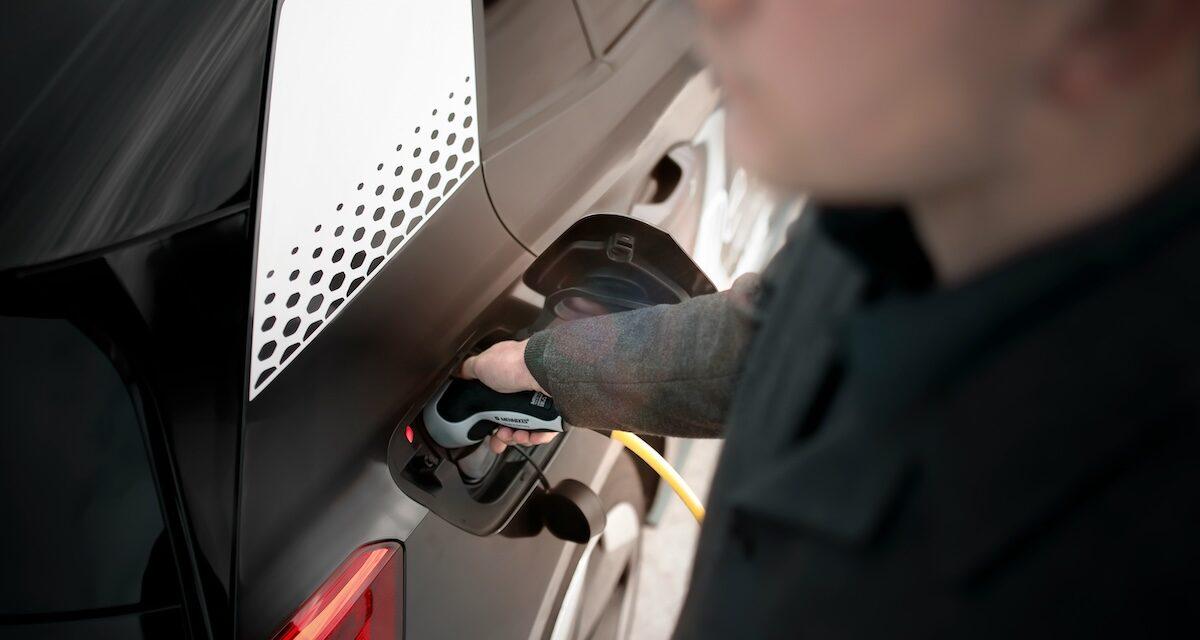 Mal des transports : l'étrange phénomène qui frappe les passages des voitures électriques ! (Témoignages)