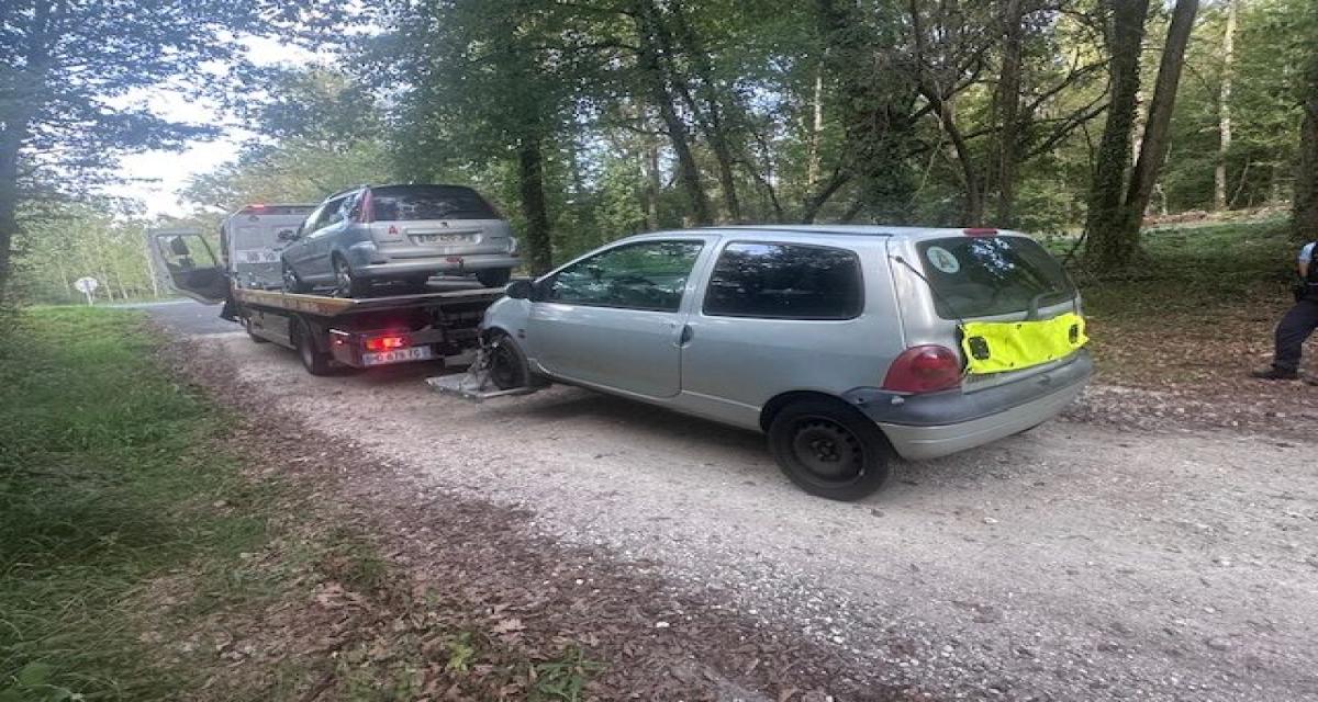 Un jeune conducteur oublie que sa Twingo n'est pas conçue pour être un bolide