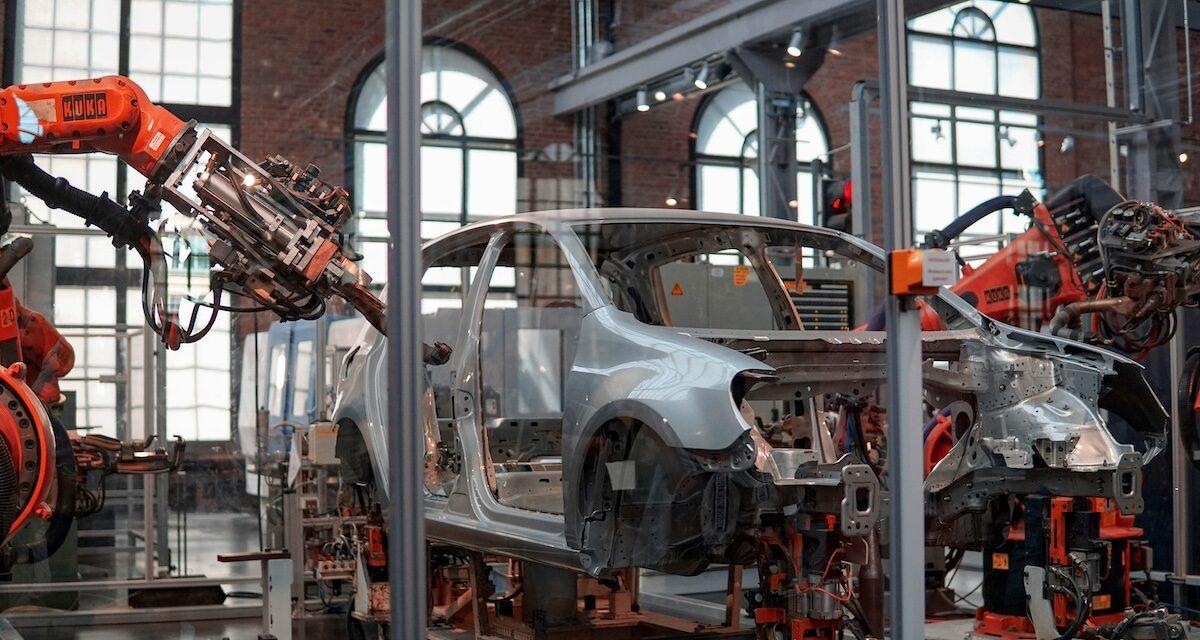 Mais qui est ce constructeur qui fabrique une voiture toutes les dix secondes ?