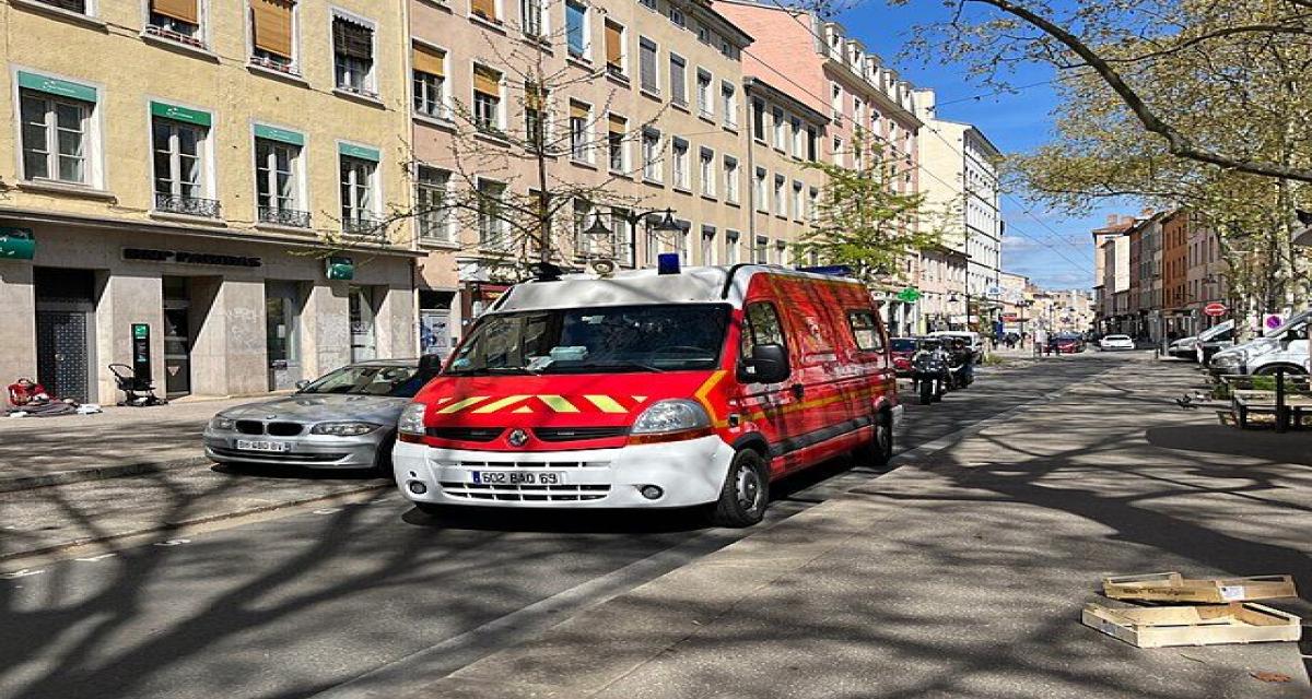 Il profite d'un secours pour partir en virée dans le camion des pompiers