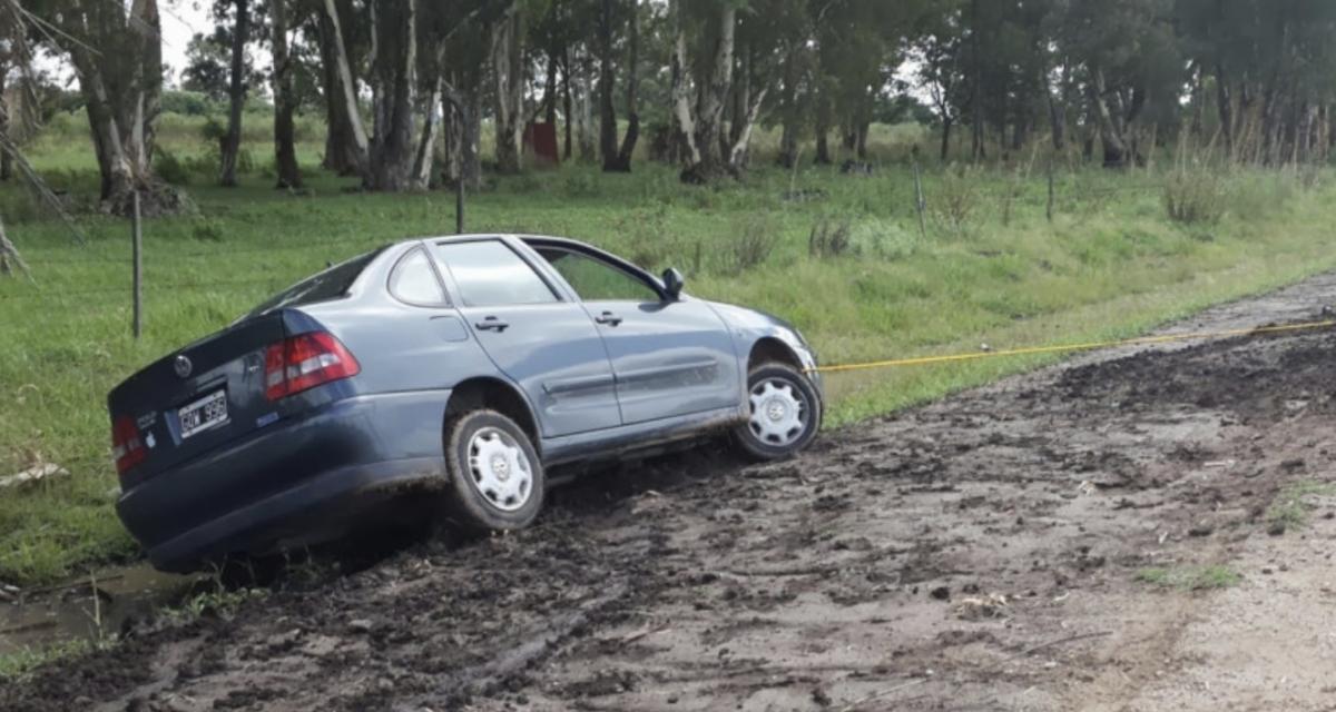 Ivre, il fait un câlin au fossé... et la police l'applaudit presque