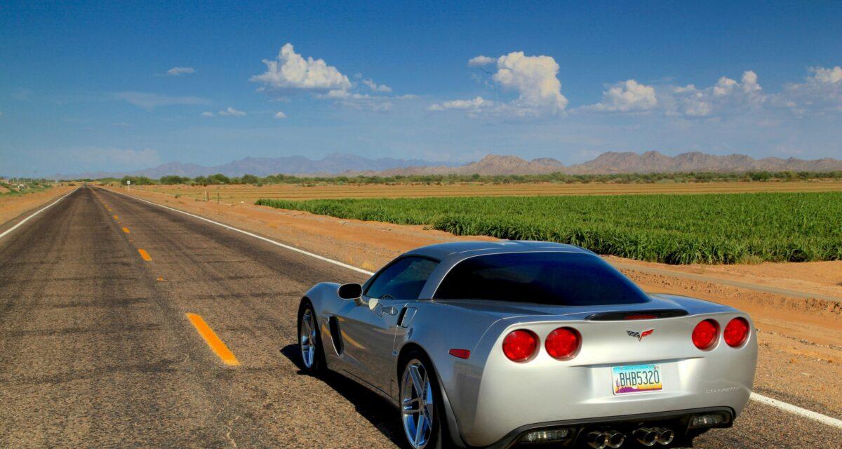 Vidéo - Scène surréaliste : un père écrase la Corvette Z06 de son fils avec sa Cadillac Blackwing