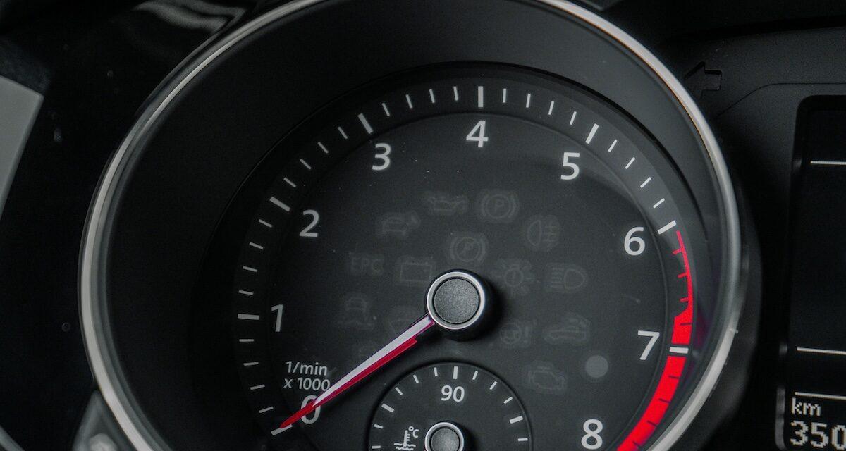 Flashé à 252 km/h sur une route limitée à 90, il pulvérise tous les records de vitesse de ce département