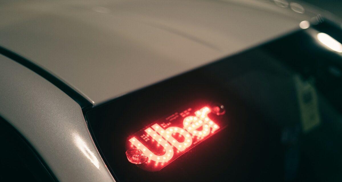 Il jette 5 000 euros par la fenêtre pour payer sa livraison Uber shit