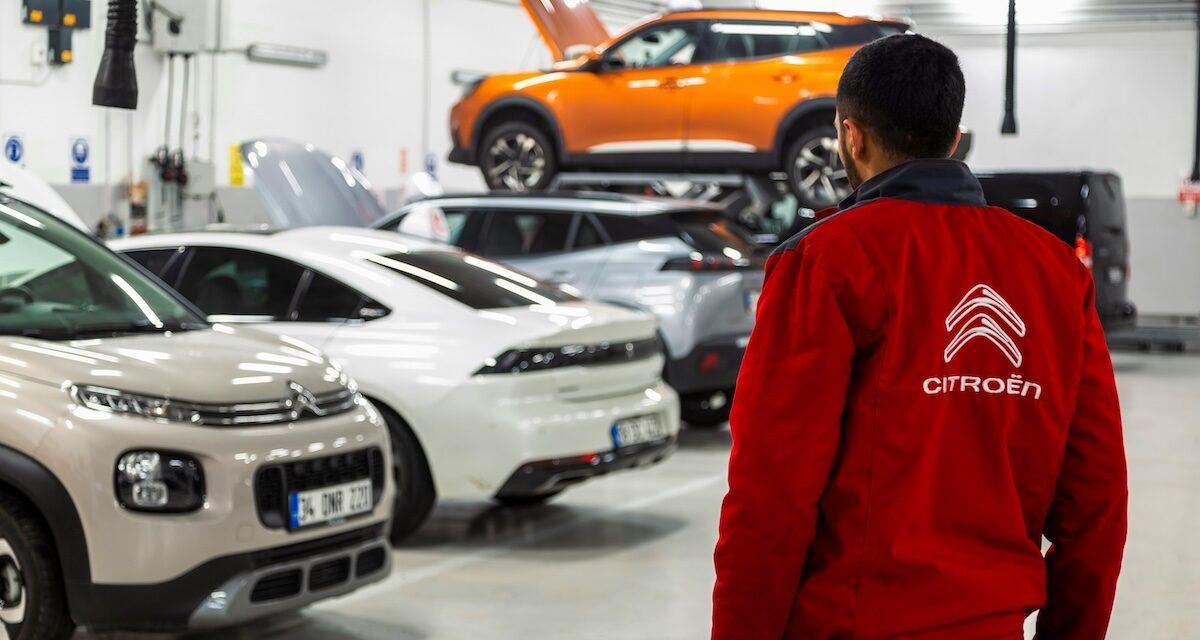 Stellantis rappelle 711 000 voitures (octobre 2025) : la non-conformité d'un voyant moteur secoue l'Europe