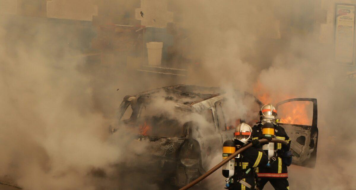Jamais deux sans trois : l'étrange série d'incendies de voitures qui secoue cette commune