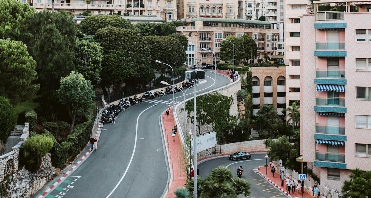 Arrogance et mise en danger d'autrui au volant d'une Ferrari : un conducteur écope d'une OQTF "monégasque" pour conduite dangereuse