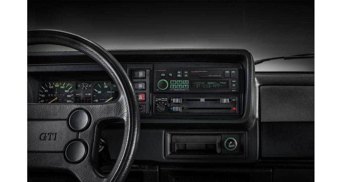 Un autoradio pour les youngtimers, on en rêvait, Pioneer l'a fait