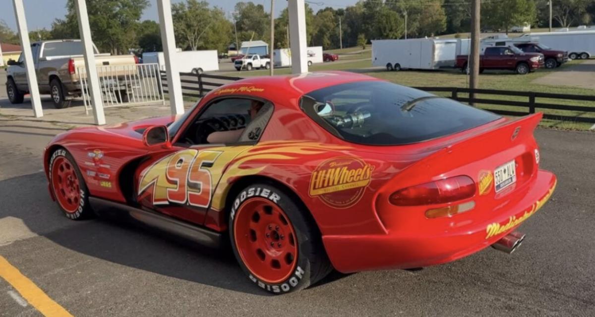 Une Dodge Viper GTS se transforme en héros de Cars