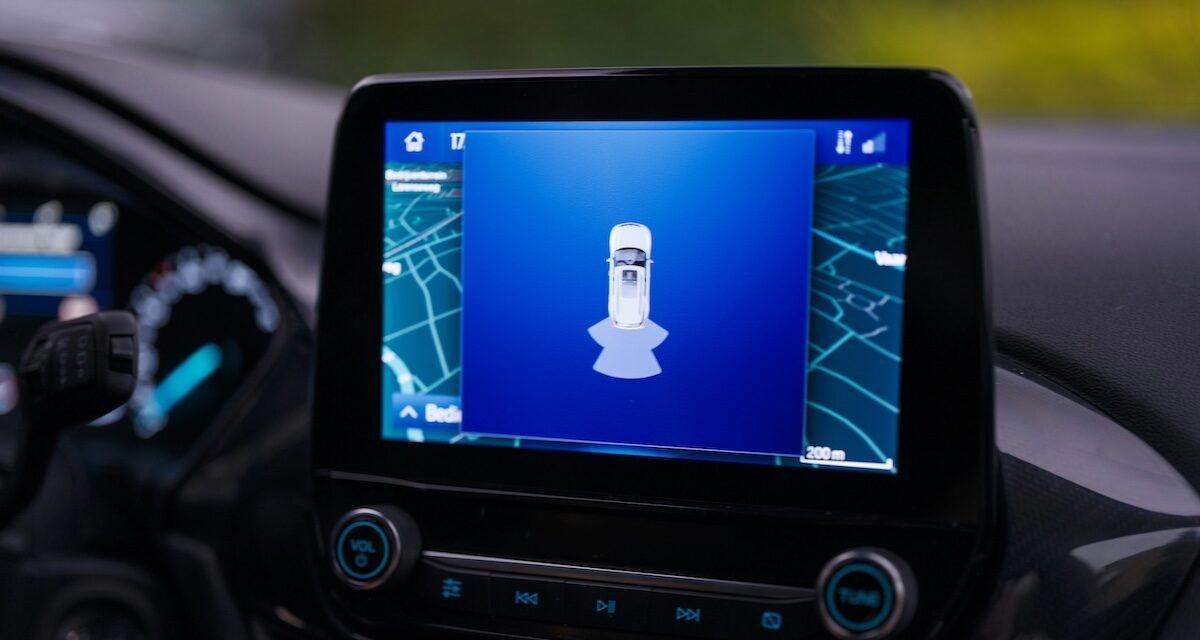 Il voulait faire marche arrière : un touriste américain de 73 ans blesse une nonagénaire qui sortait de la Poste