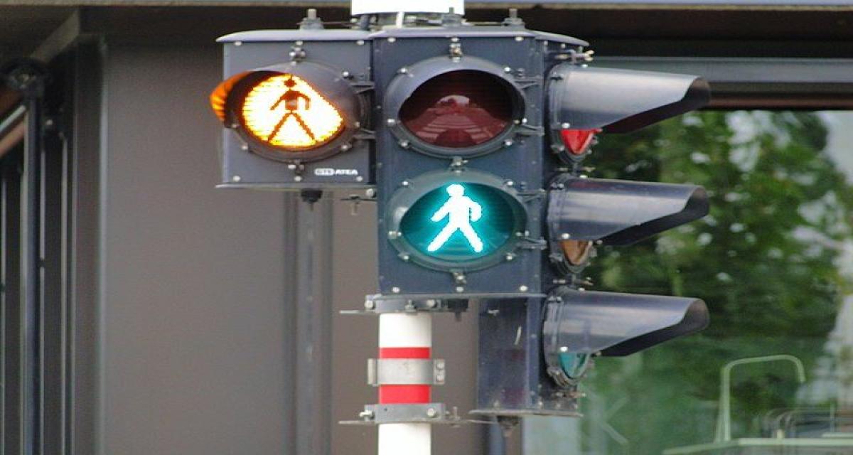 Un nouveau feu pour piétons affole les automobilistes : personne ne comprend rien