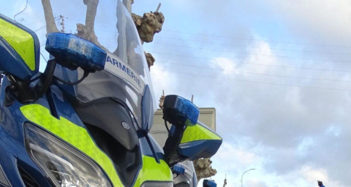 Pris la main dans le sac : il fuit les gendarmes au volant de sa voiture avec trois substances dans le sang, la totale !