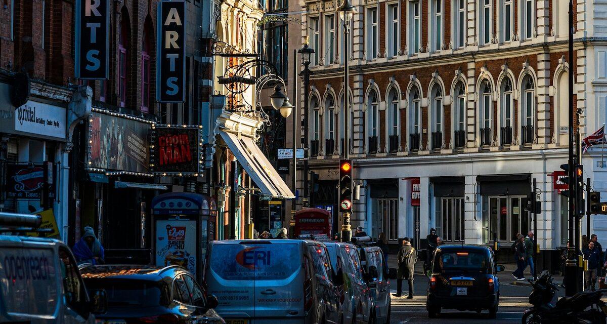 Ils deviennent riches en dénonçant les conducteurs, un véritable business lucratif : la nouvelle tendance qui peut faire gagner jusqu'à 800 000 euros !