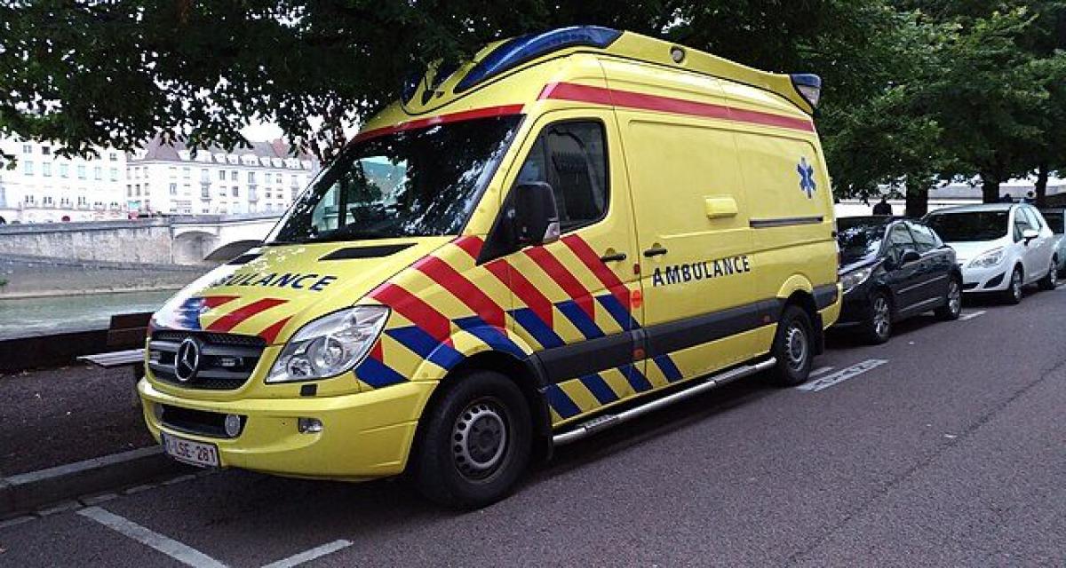 Un chauffard, ivre au volant, percute le véhicule des agents de la route et provoque un énorme choc